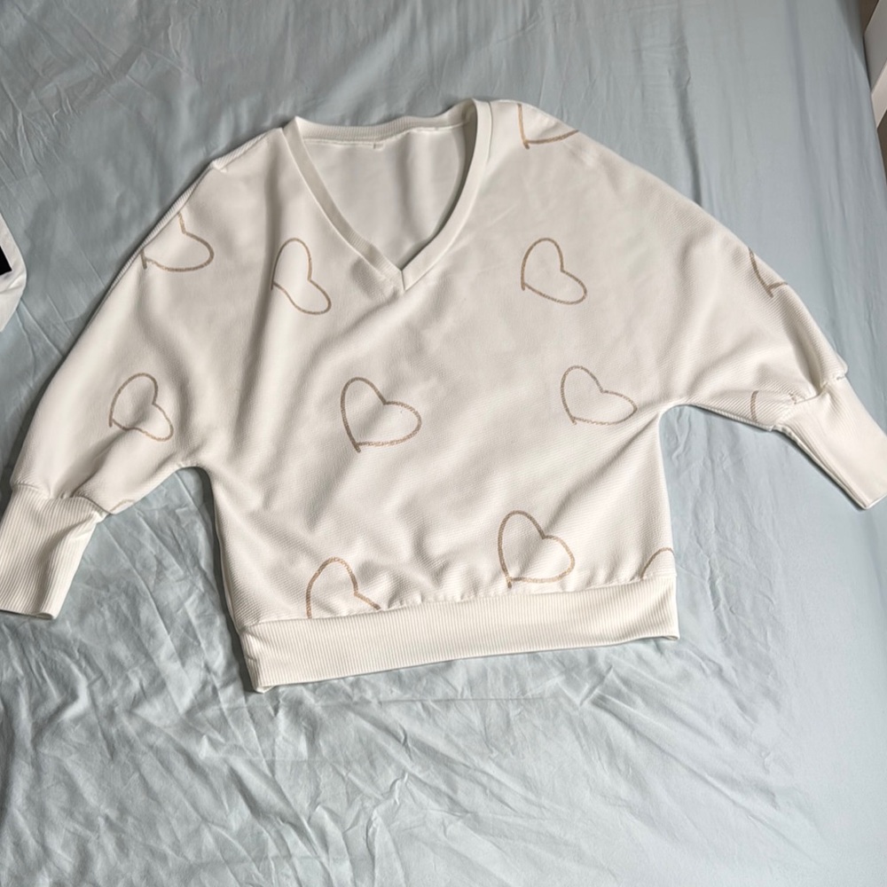 White Heart Patterned V-Neck Sweater